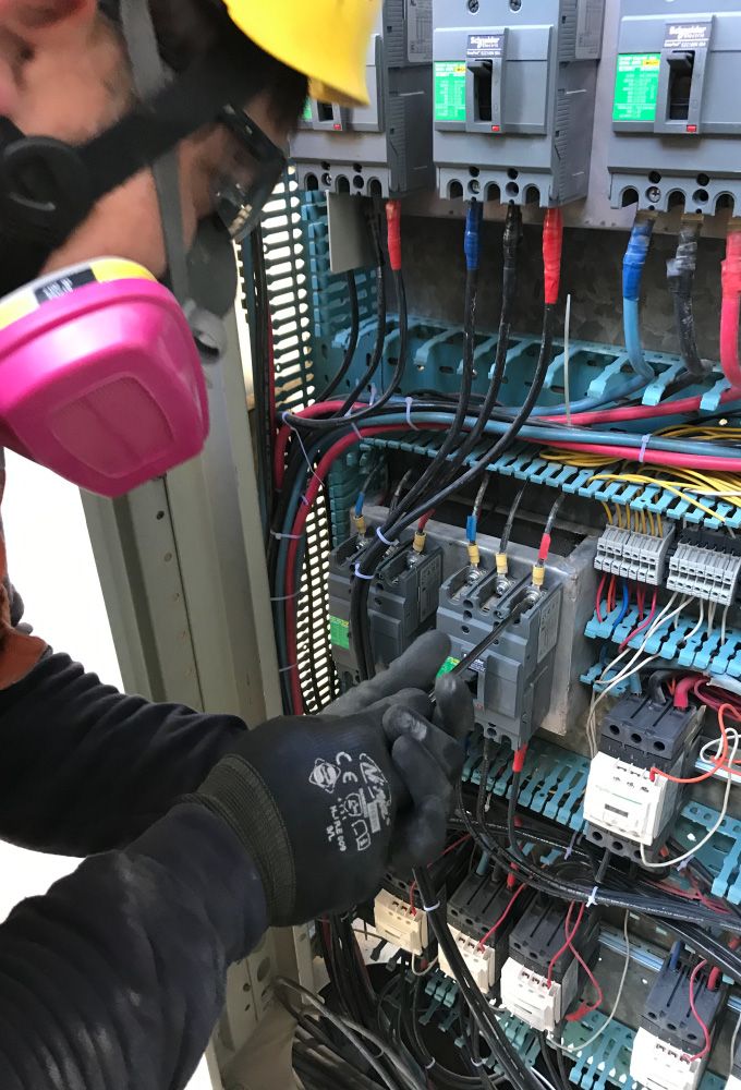 Banco de Condensadores MT / BT y Tableros Eléctricos