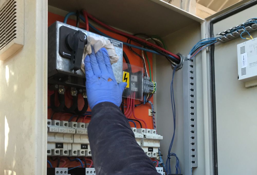 Banco de Condensadores MT / BT y Tableros Eléctricos