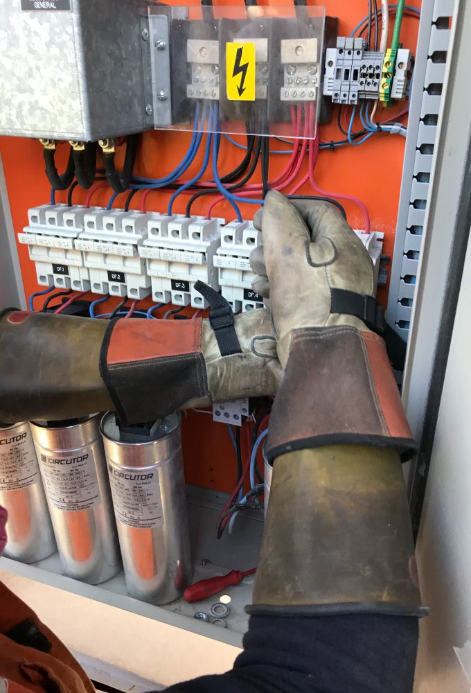 Banco de Condensadores MT / BT y Tableros Eléctricos